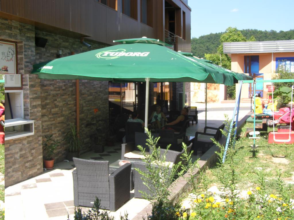 Guesthouse Avenue Kirkovo  Kültér fotó
